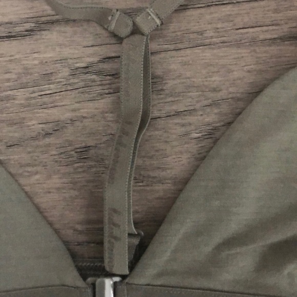 Lululemon Simply There Triangle woman’s Bralette - Picture 2 of 9